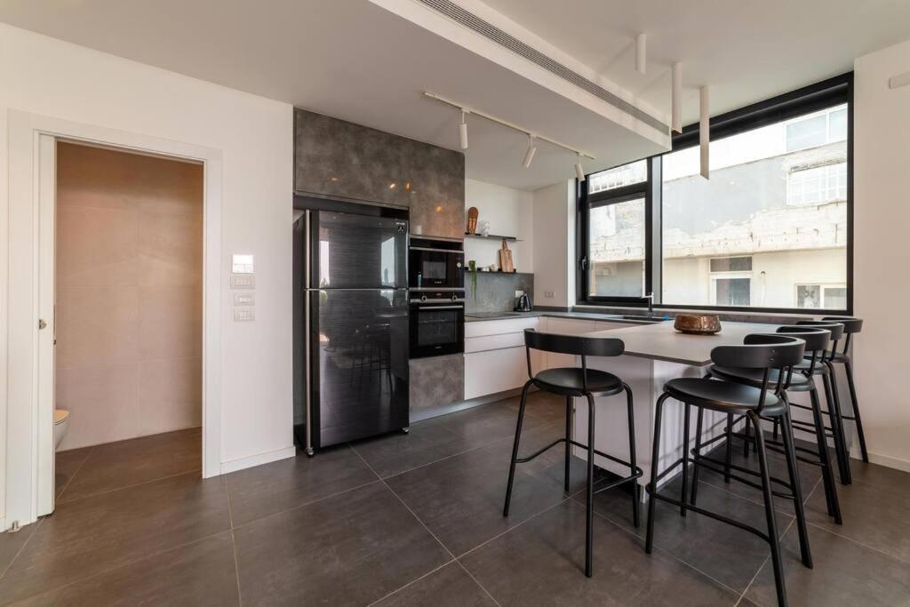 תל אביב Amazing Penthouse On Gordon Beach 8 Guests מראה חיצוני תמונה